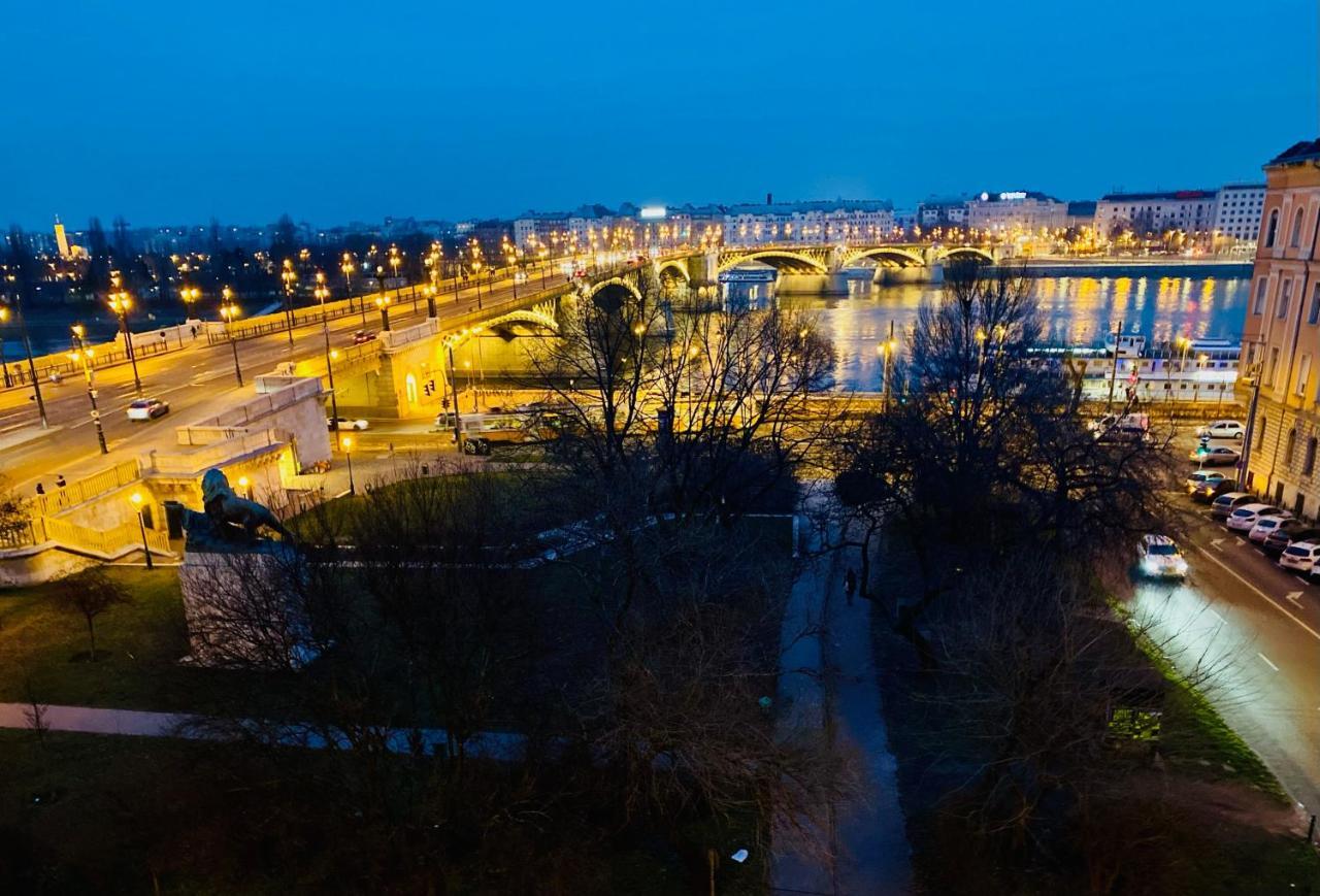 Over The Danube Budapest Extérieur photo